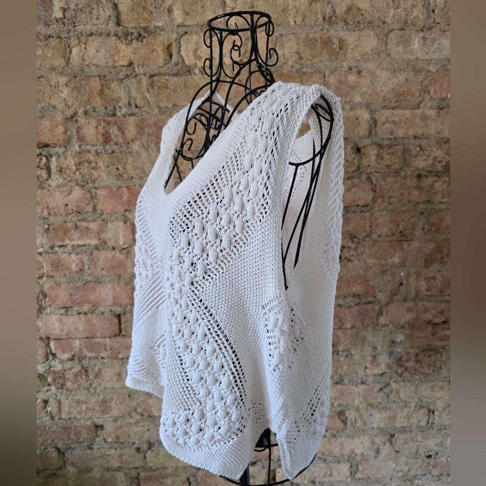 🪡 Vintage Crochet Lace Crop Top